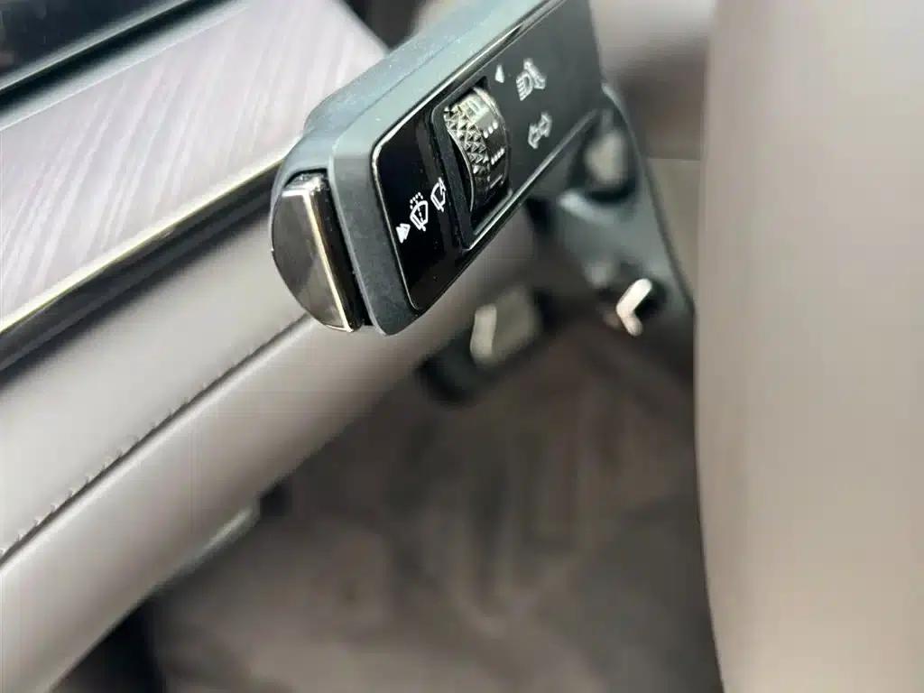 Denza Z9 2024 Model 1100km AWD Max Edition — миниатюра 9