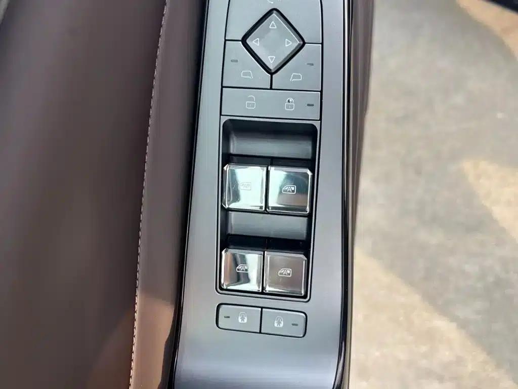 Denza Z9 2024 Model 1100km AWD Max Edition — миниатюра 10