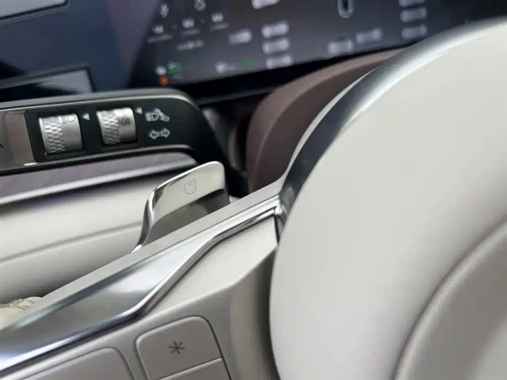 Denza Z9 GT 2024 1100 AWD Max Edition — миниатюра 15