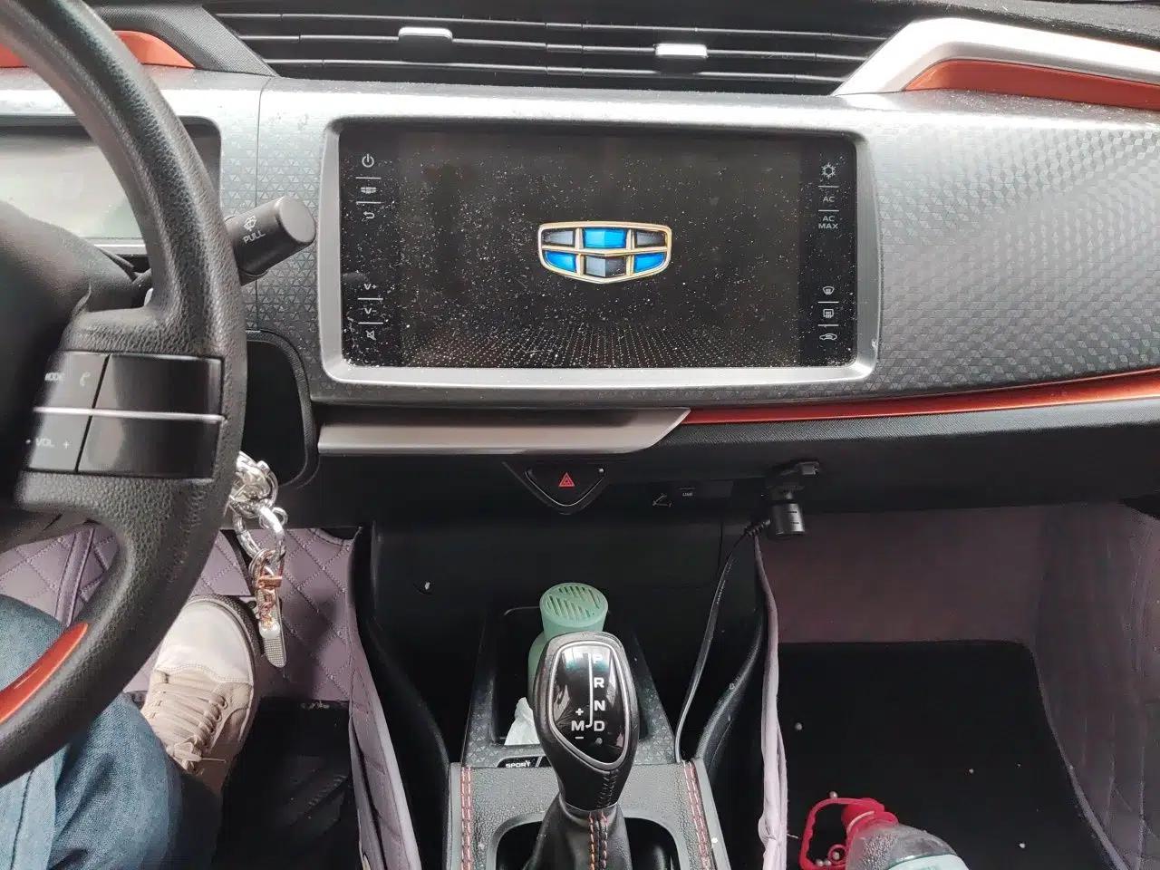 Geely Auto Vision X1 2017 1.3L Automatic Player Edition — миниатюра 14