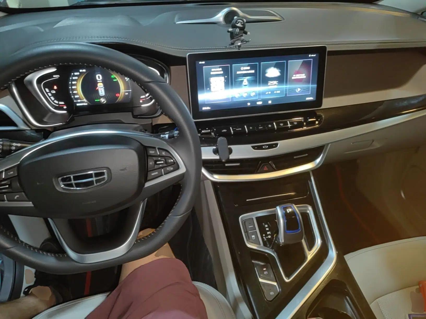 Geely Auto Jiajie New Energy 2021 ePro 1.5TD PHEV Luxurious Edition — миниатюра 13