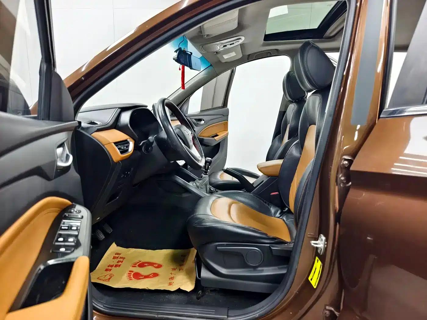 Wuling Hongguang S3 2018 1.5L Manual Deluxe Edition (National V Emission Standard) — миниатюра 12