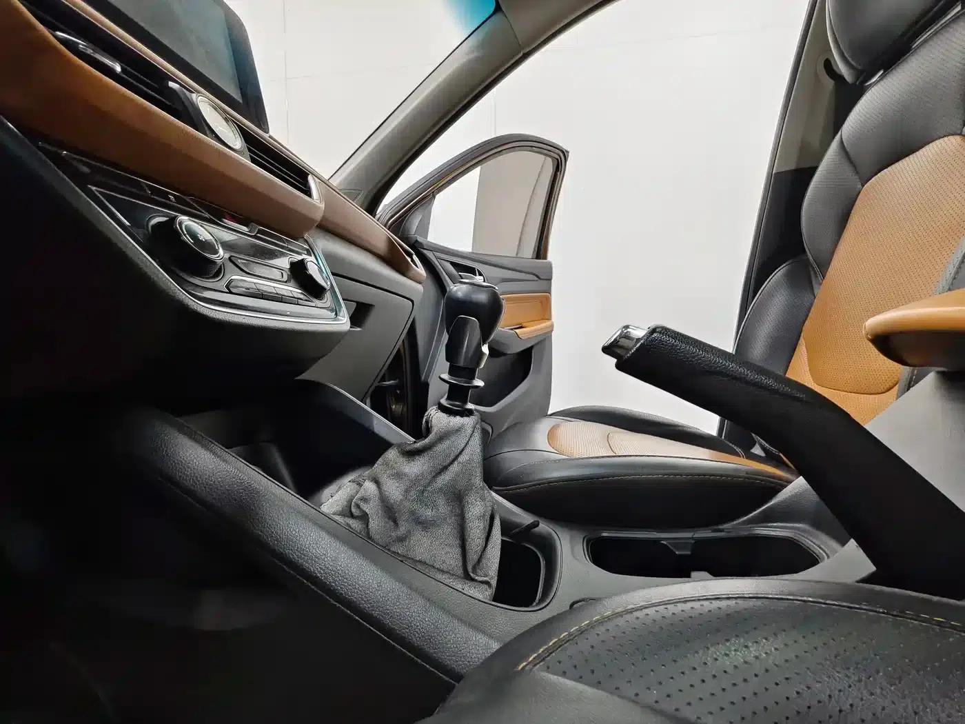 Wuling Hongguang S3 2018 1.5L Manual Deluxe Edition (National V Emission Standard) — миниатюра 13
