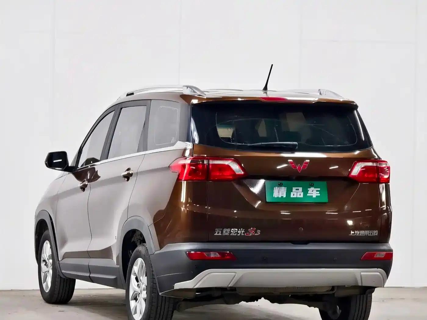Wuling Hongguang S3 2018 1.5L Manual Deluxe Edition (National V Emission Standard) — миниатюра 6