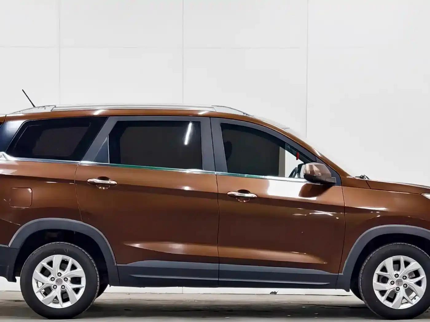 Wuling Hongguang S3 2018 1.5L Manual Deluxe Edition (National V Emission Standard) — миниатюра 8