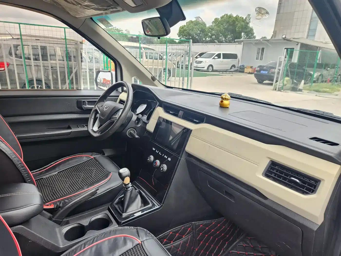 Wuling Hongguang PLUS 2019 1.5T Manual Deluxe 7-Seater — миниатюра 12