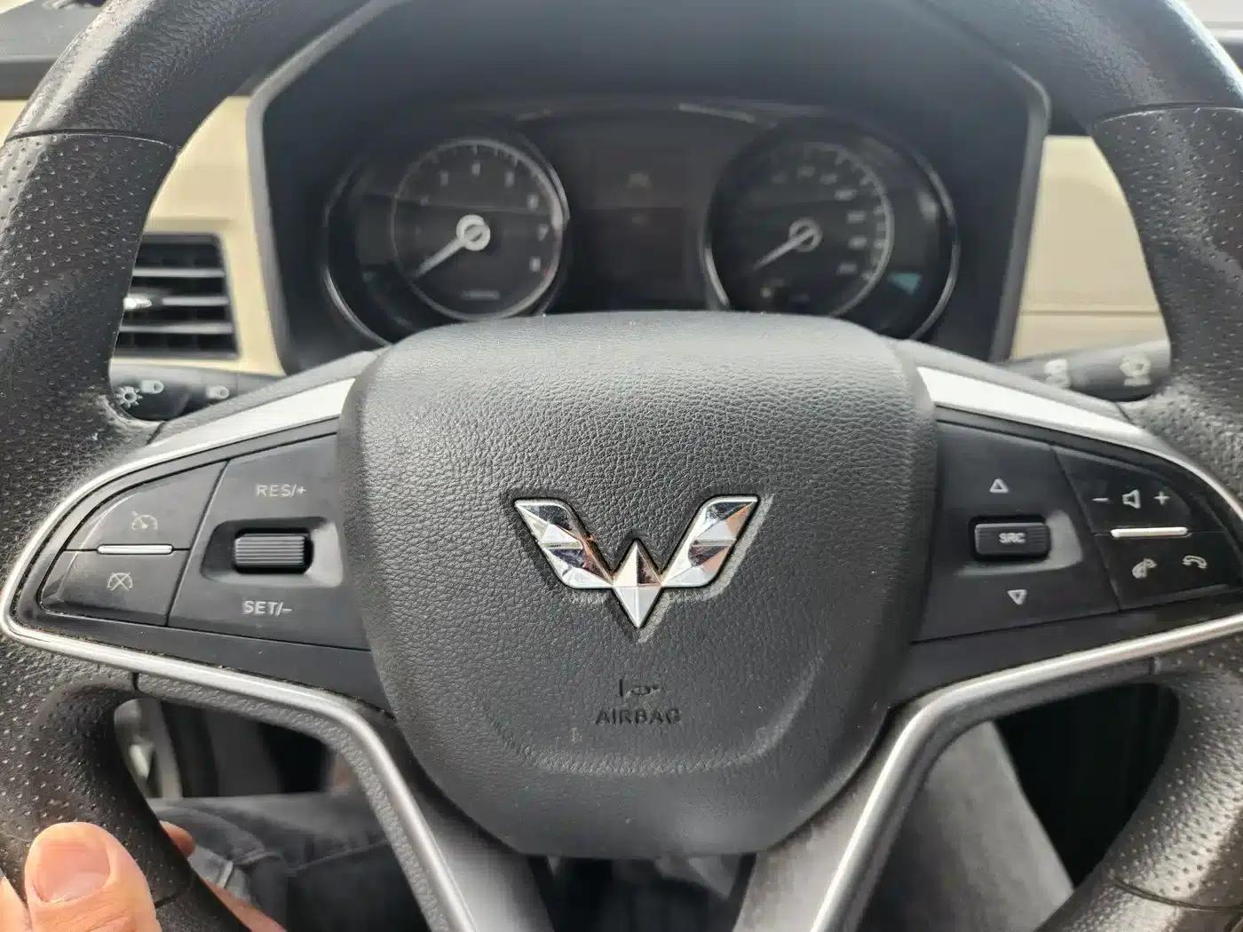 Wuling Hongguang PLUS 2019 1.5T Manual Deluxe 7-Seater — миниатюра 18