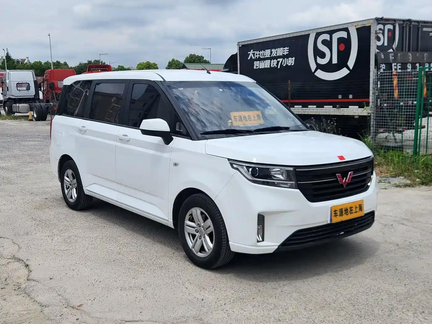 Wuling Hongguang PLUS 2019 1.5T Manual Deluxe 7-Seater — миниатюра 3