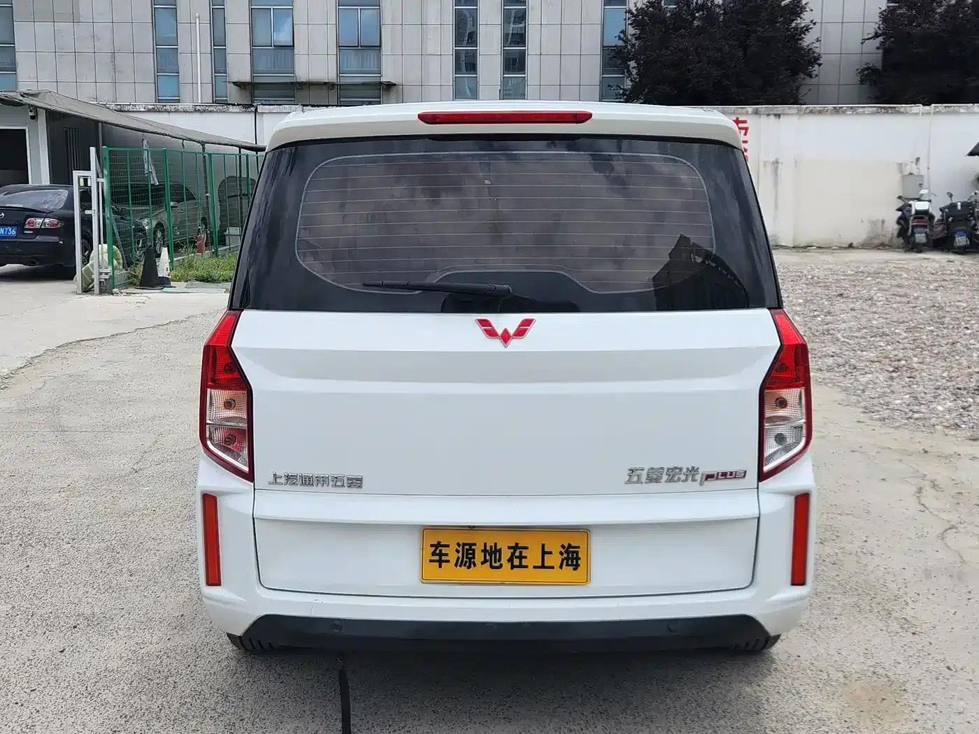 Wuling Hongguang PLUS 2019 1.5T Manual Deluxe 7-Seater — миниатюра 4
