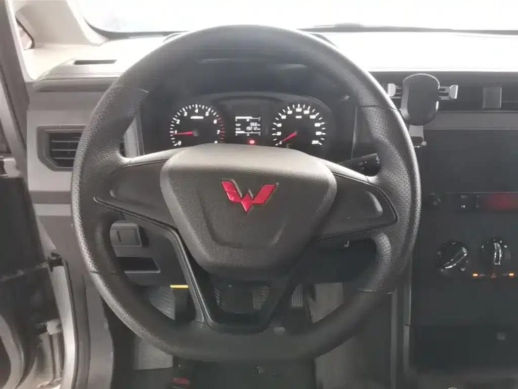 Wuling Hongguang PLUS 2020 1.5L Manual Standard 7-Seater — миниатюра 11