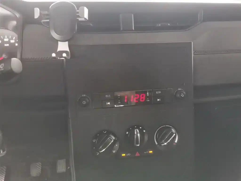 Wuling Hongguang PLUS 2020 1.5L Manual Standard 7-Seater — миниатюра 13