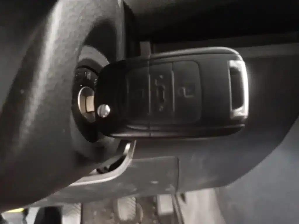 Wuling Hongguang PLUS 2020 1.5L Manual Standard 7-Seater — миниатюра 9