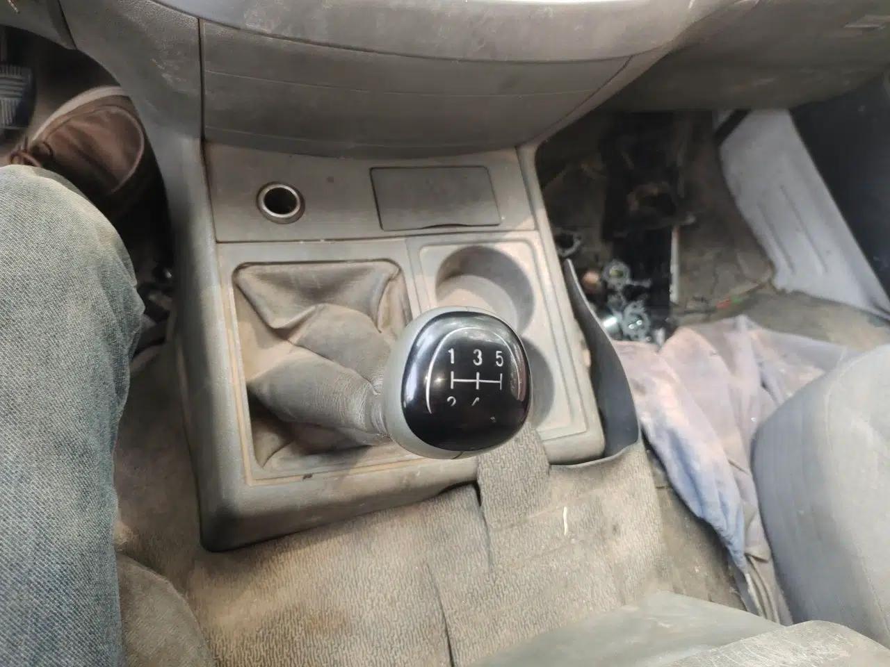 Jinbei Hiace 2014 2.0L Fifth-Generation Xiangyun Comfort Type 1 4G20C — миниатюра 15