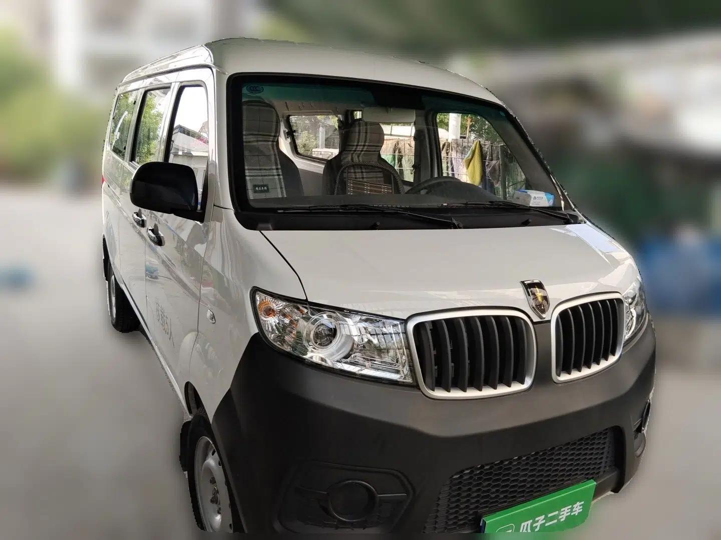 Jinbei Hiace X30 2023 1.5L Super-Comfortable Passenger Van 5/6/7-Seater Non-Air-Conditioned Version Model SWC15M — миниатюра 3