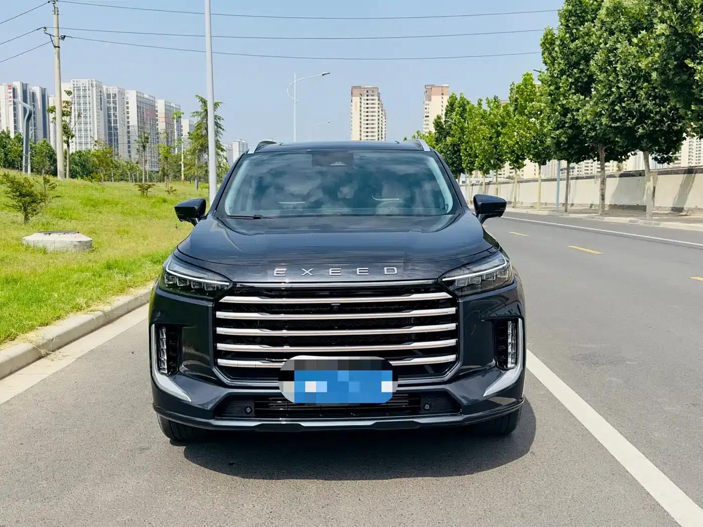 Starlight Moon 2025 400T 4WD Star Edition 7-Seater — миниатюра 2