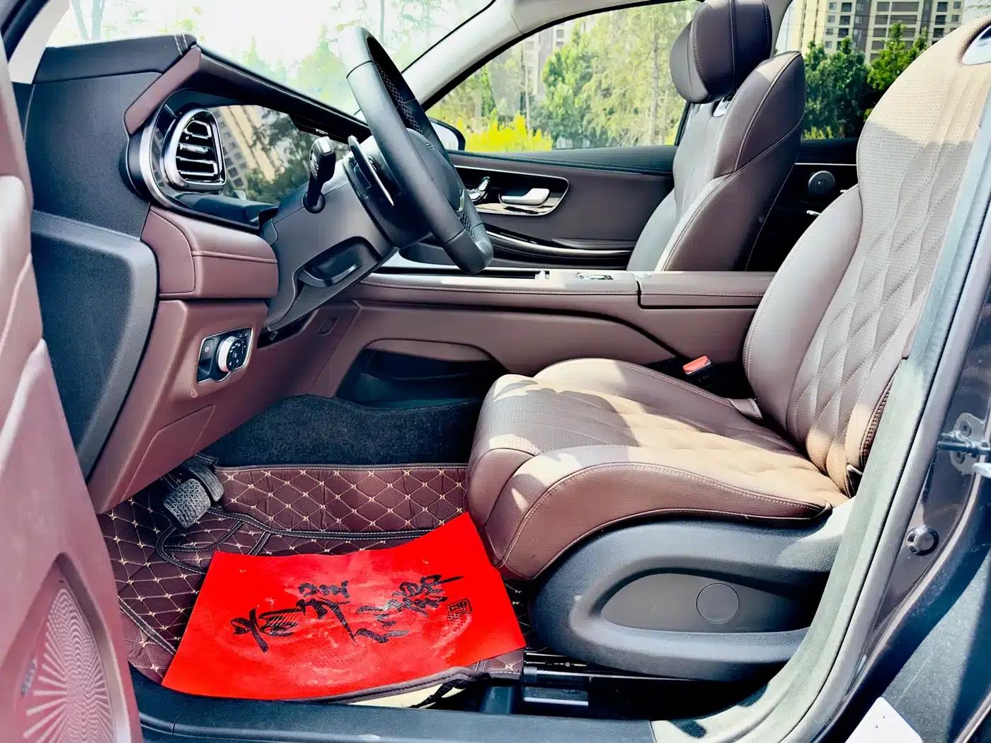 Starlight Moon 2025 400T 4WD Star Edition 7-Seater — миниатюра 4