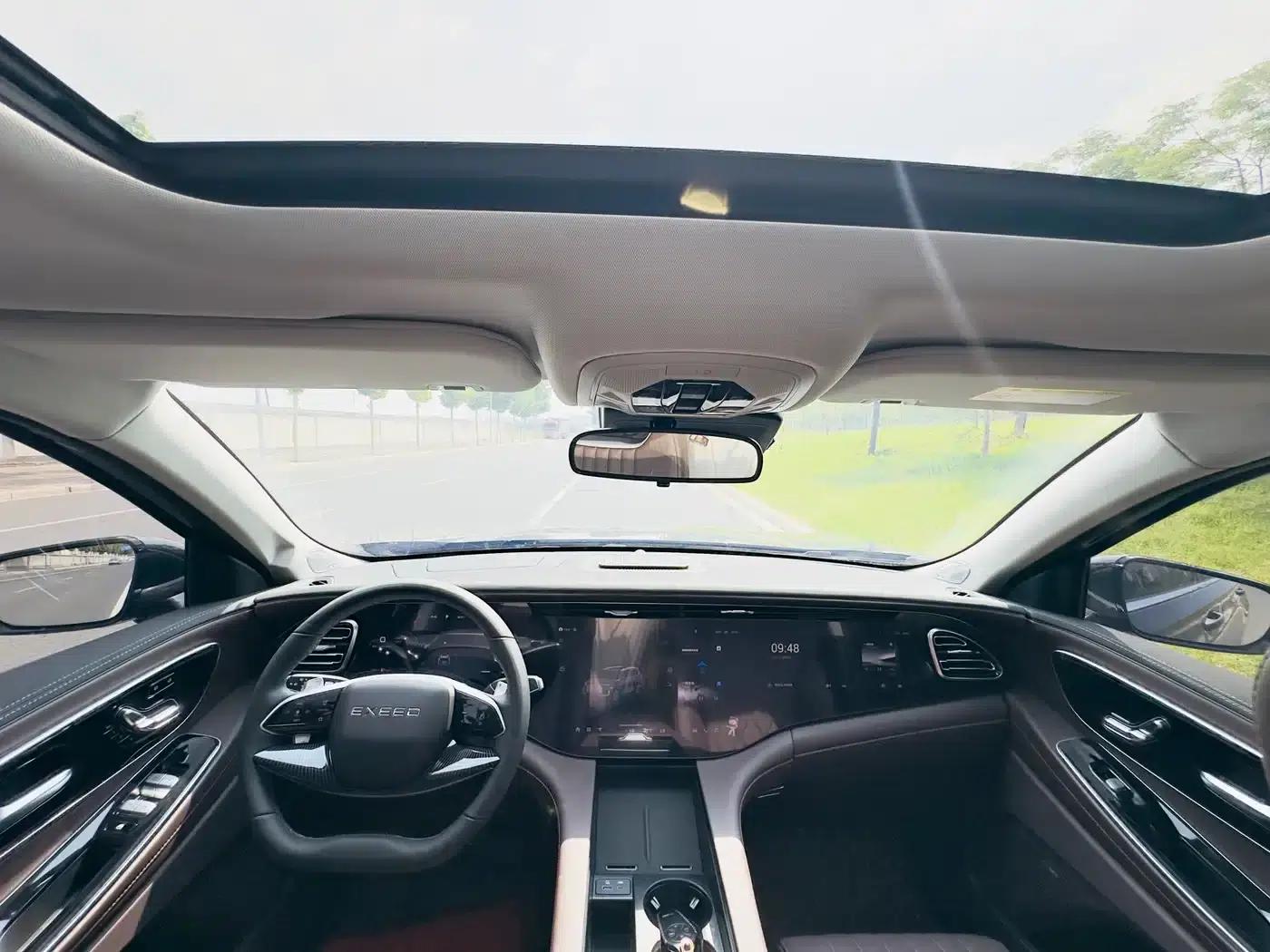 Starlight Moon 2025 400T 4WD Star Edition 7-Seater — миниатюра 5