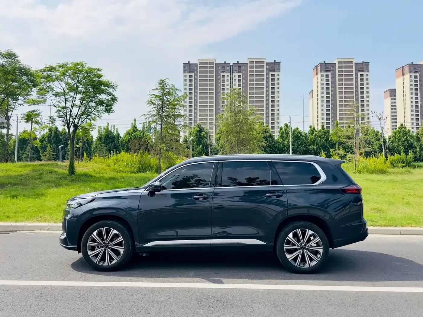 Starlight Moon 2025 400T 4WD Star Edition 7-Seater — миниатюра 10