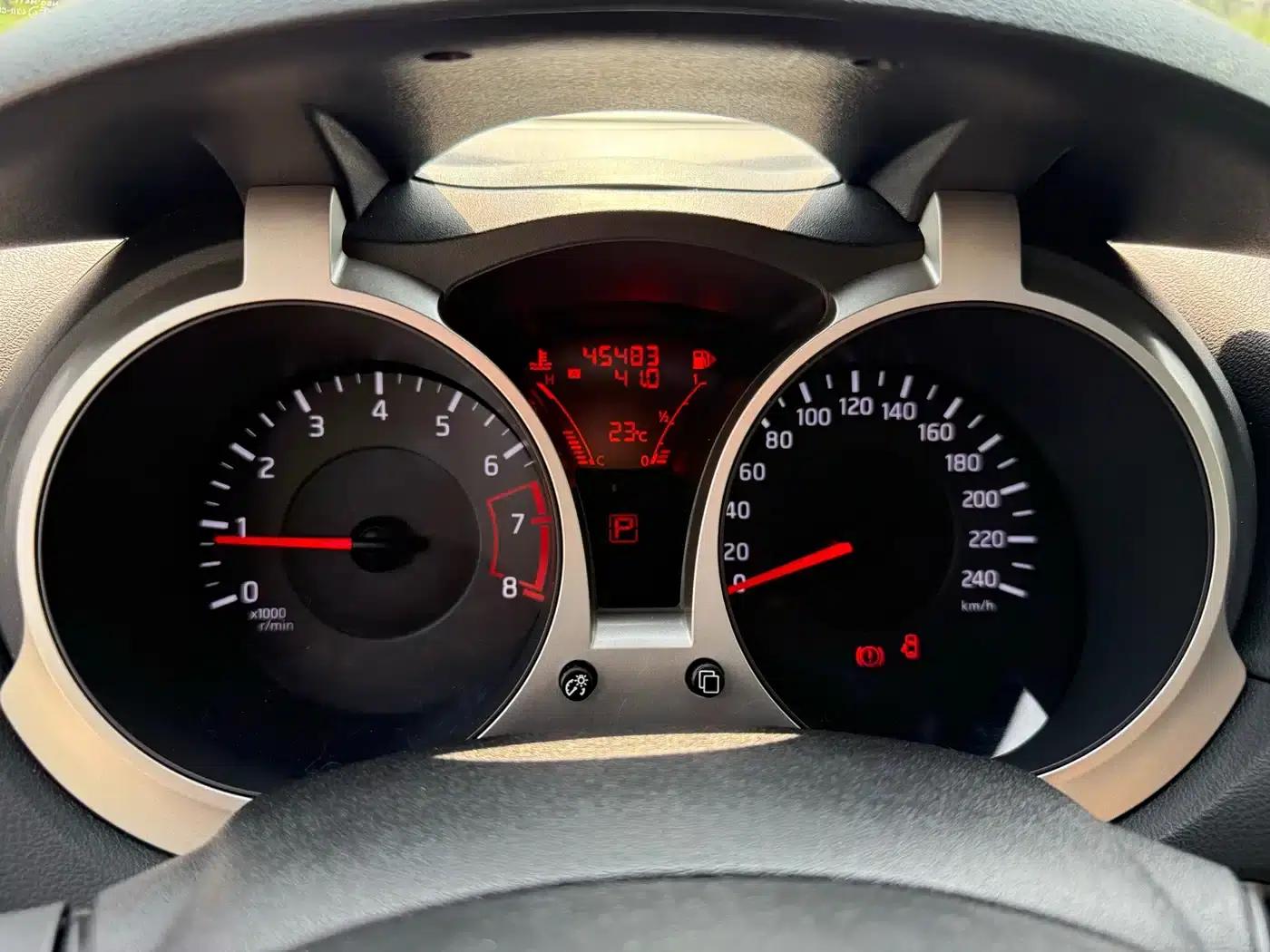 Infiniti ESQ 2014 1.6L Sporty Edition — миниатюра 11