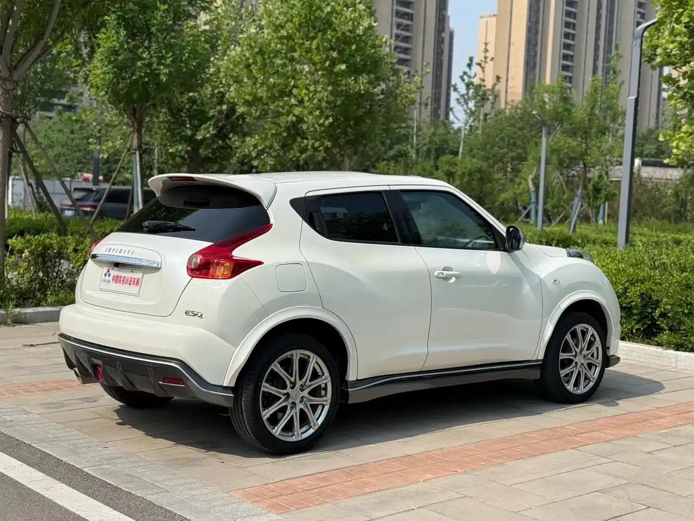 Infiniti ESQ 2014 1.6L Sporty Edition — миниатюра 18