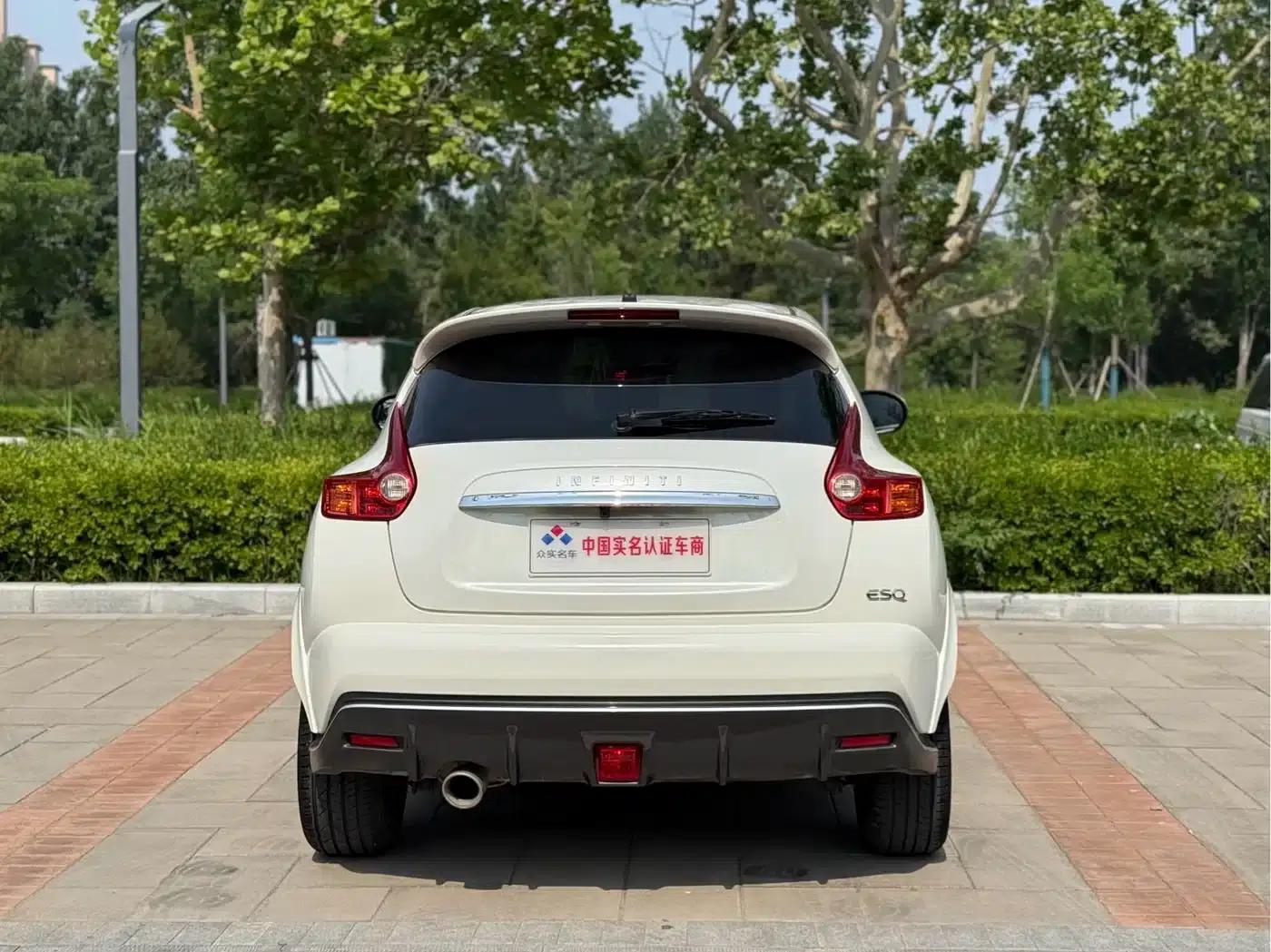 Infiniti ESQ 2014 1.6L Sporty Edition — миниатюра 19