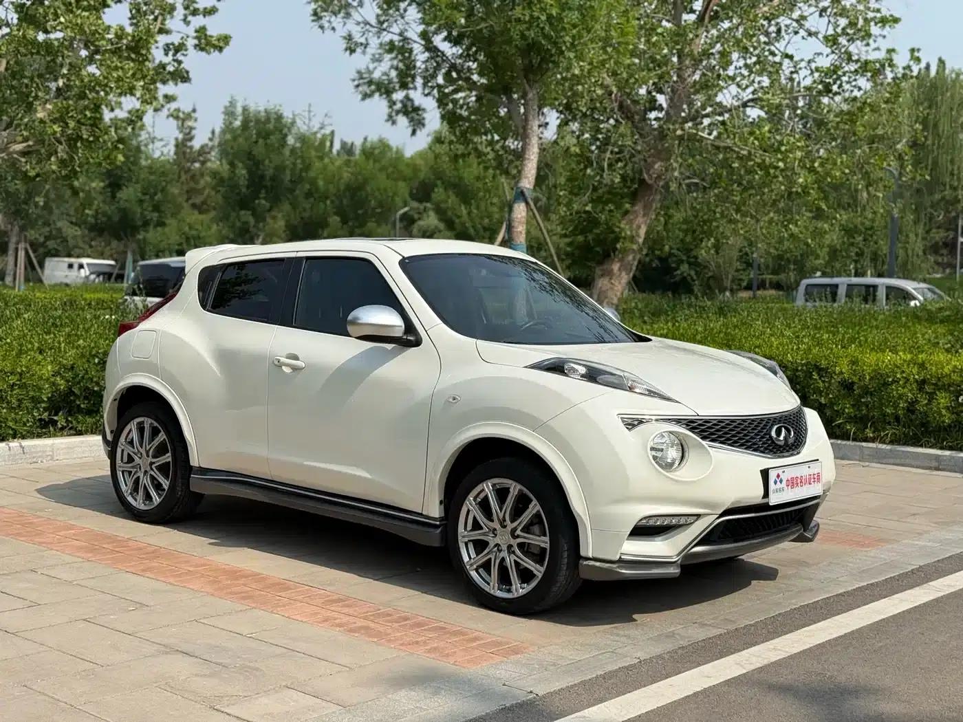 Infiniti ESQ 2014 1.6L Sporty Edition — миниатюра 3