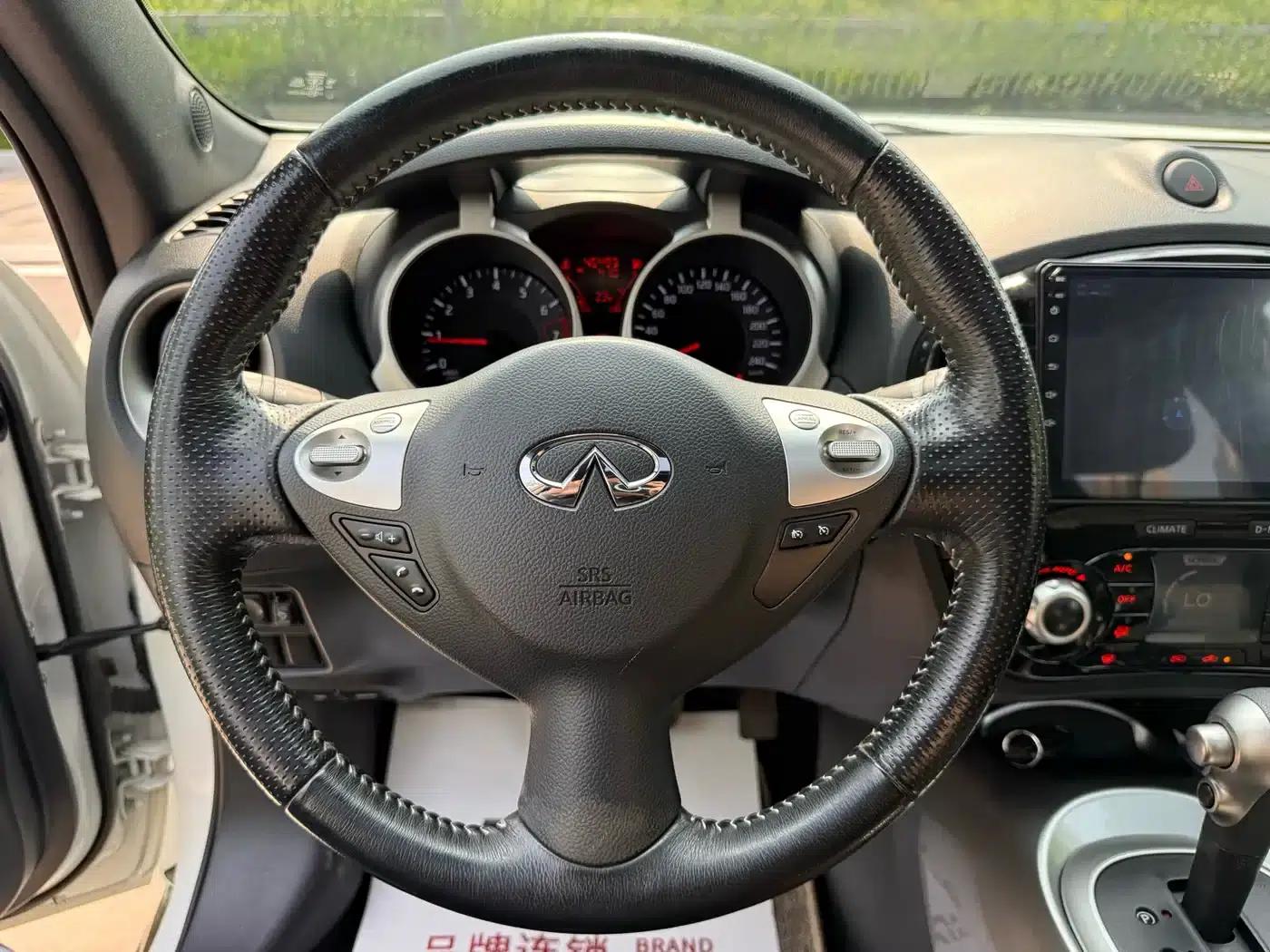 Infiniti ESQ 2014 1.6L Sporty Edition — миниатюра 10