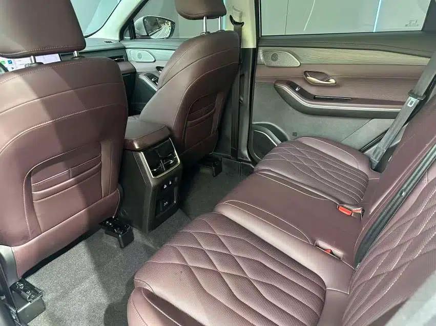 JETOUR X90 PRO 2024 2.0T DCT Ultimate 7-Seater — миниатюра 15