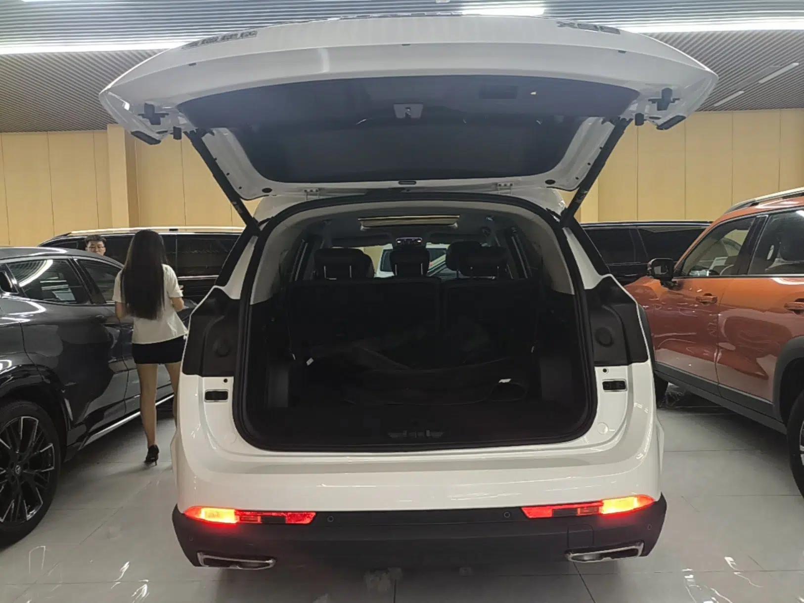 JETOUR X90 PRO 2024 2.0T DCT Ultimate 7-Seater — миниатюра 27