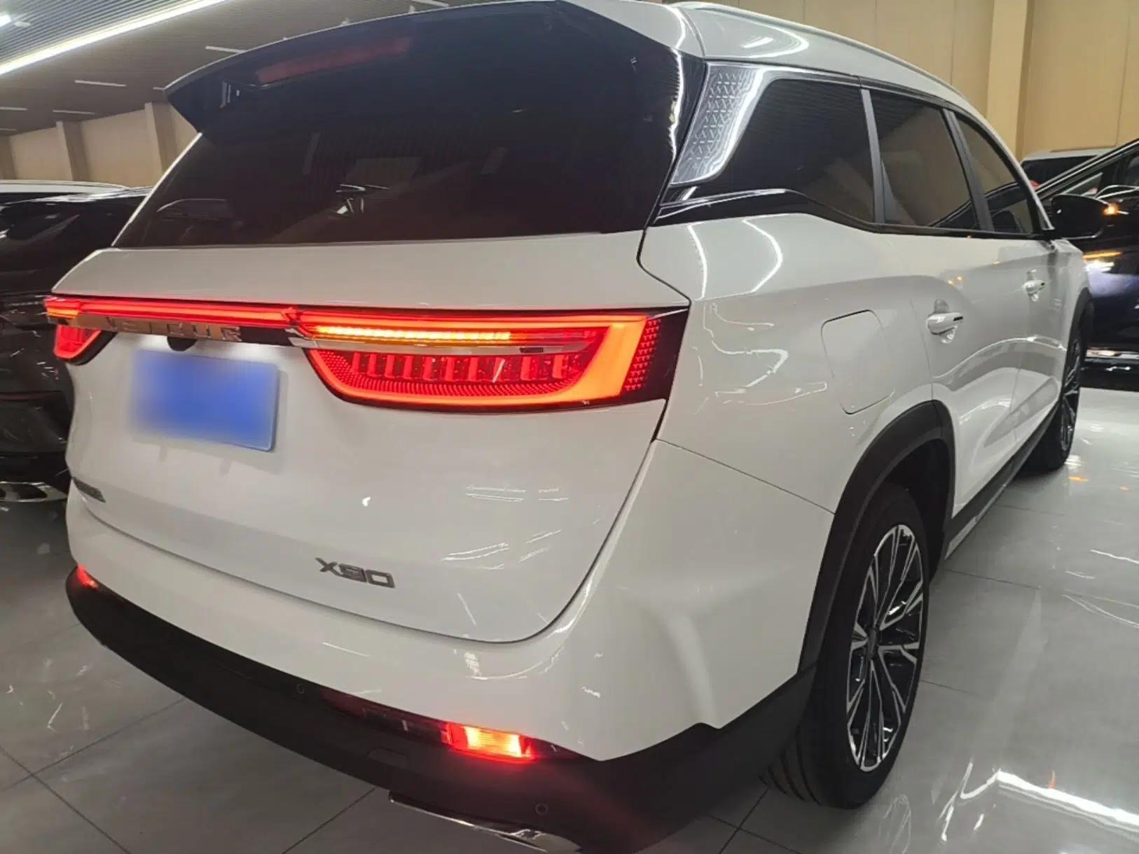 JETOUR X90 PRO 2024 2.0T DCT Ultimate 7-Seater — миниатюра 4
