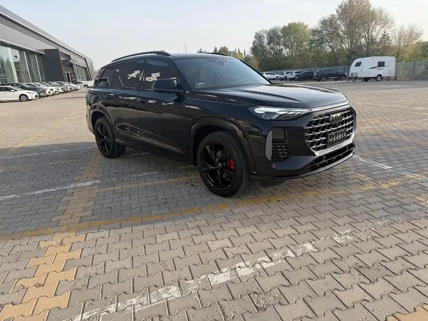 Audi Q6 2024 45 TFSI quattro Black Edition 6-seater — миниатюра 3