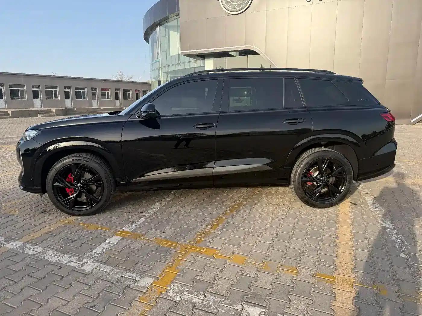Audi Q6 2024 45 TFSI quattro Black Edition 6-seater — миниатюра 5