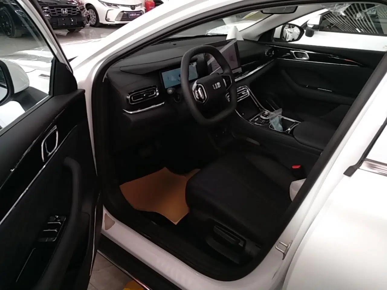 Geely Galaxy Stellar 6 2026 Model 125km Long-range Edition — миниатюра 19