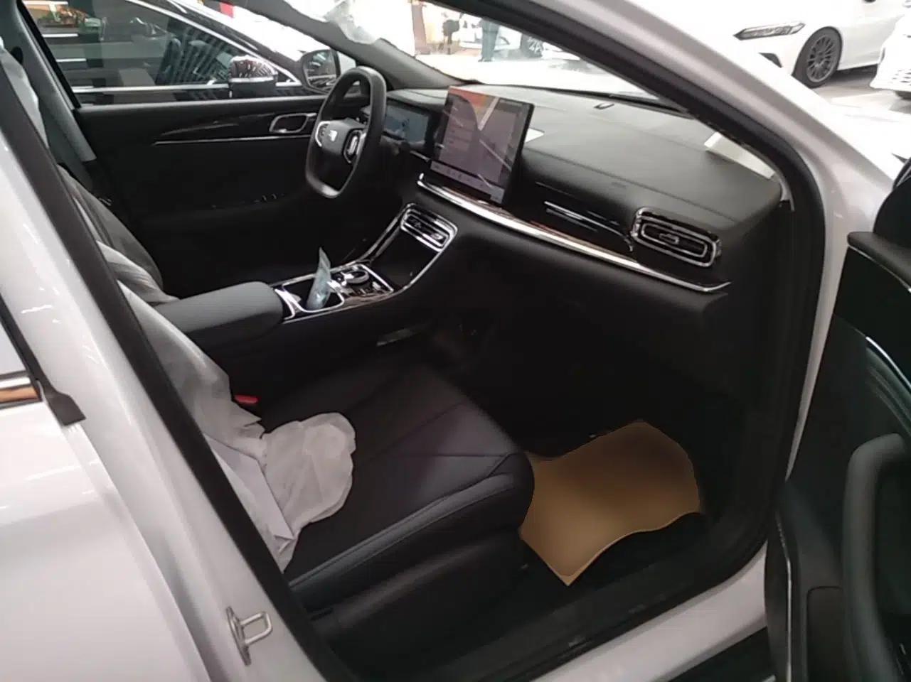 Geely Galaxy Stellar 6 2026 Model 125km Long-range Edition — миниатюра 23