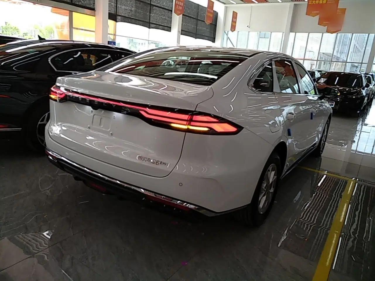 Geely Galaxy Stellar 6 2026 Model 125km Long-range Edition — миниатюра 6