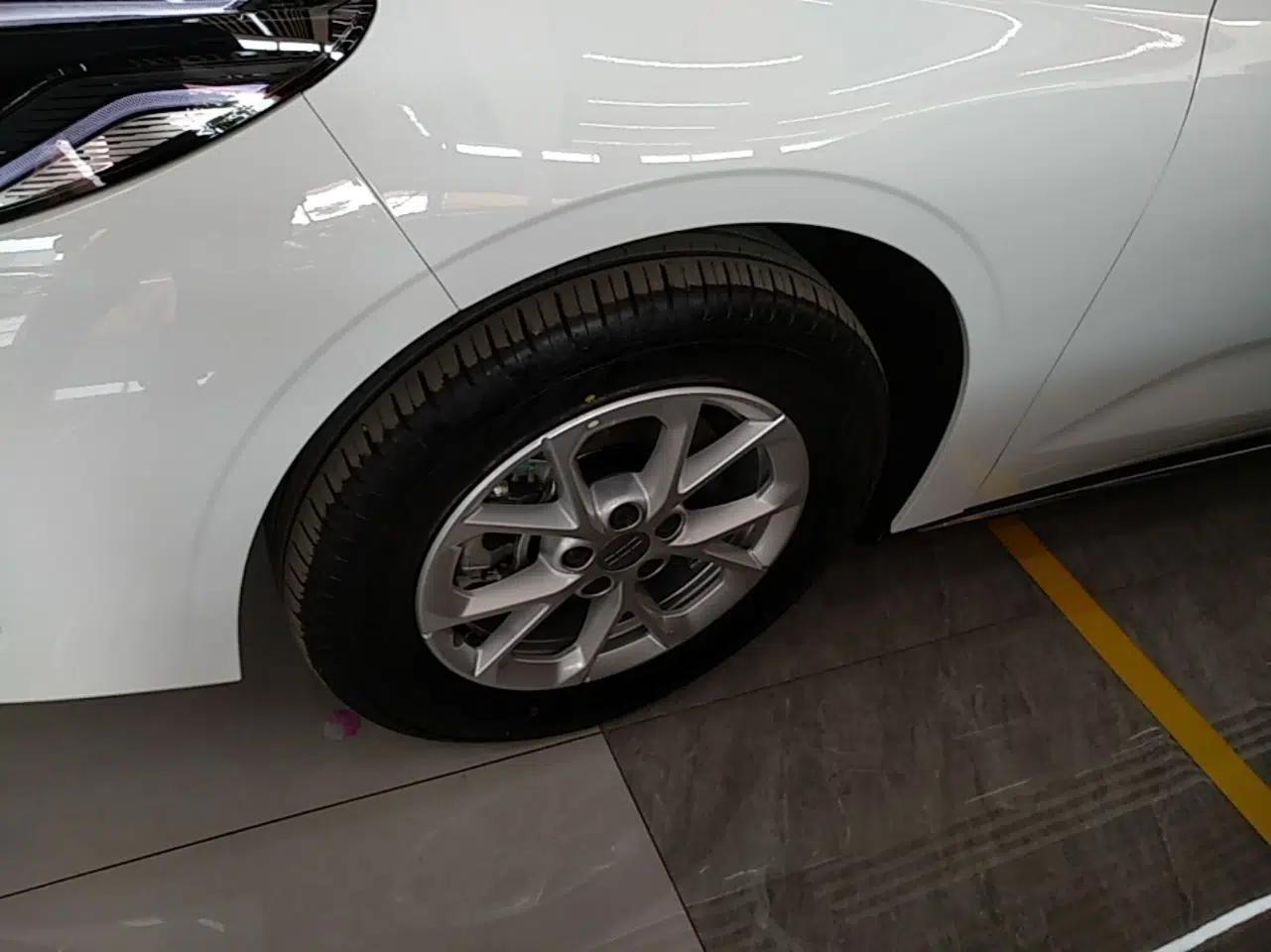 Geely Galaxy Stellar 6 2026 Model 125km Long-range Edition — миниатюра 8