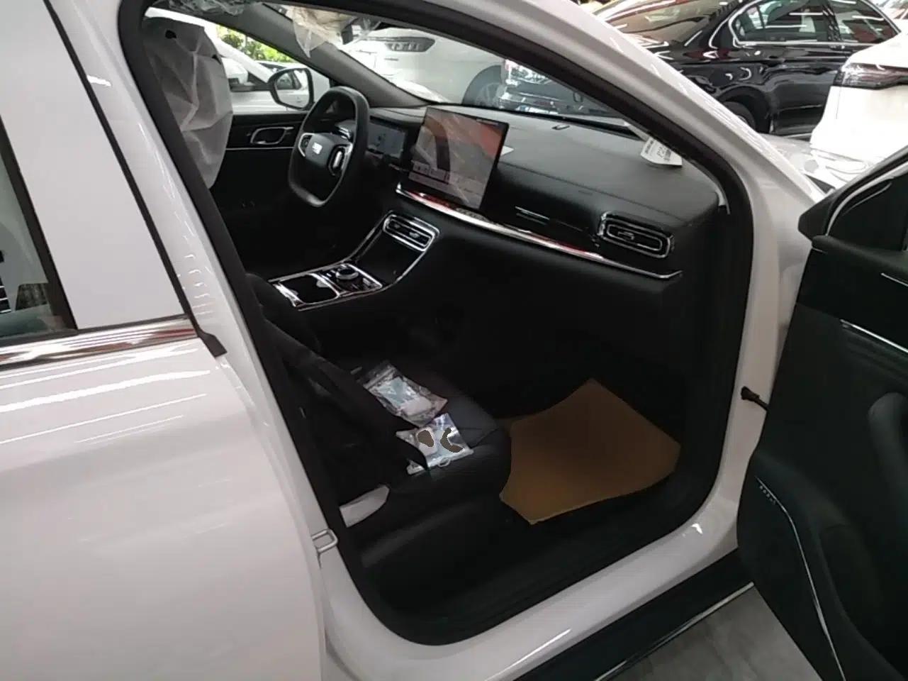 Geely Galaxy Stellar 6 2026 Model 125km Long-range Edition — миниатюра 23