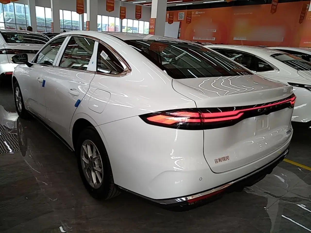 Geely Galaxy Stellar 6 2026 Model 125km Long-range Edition — миниатюра 4