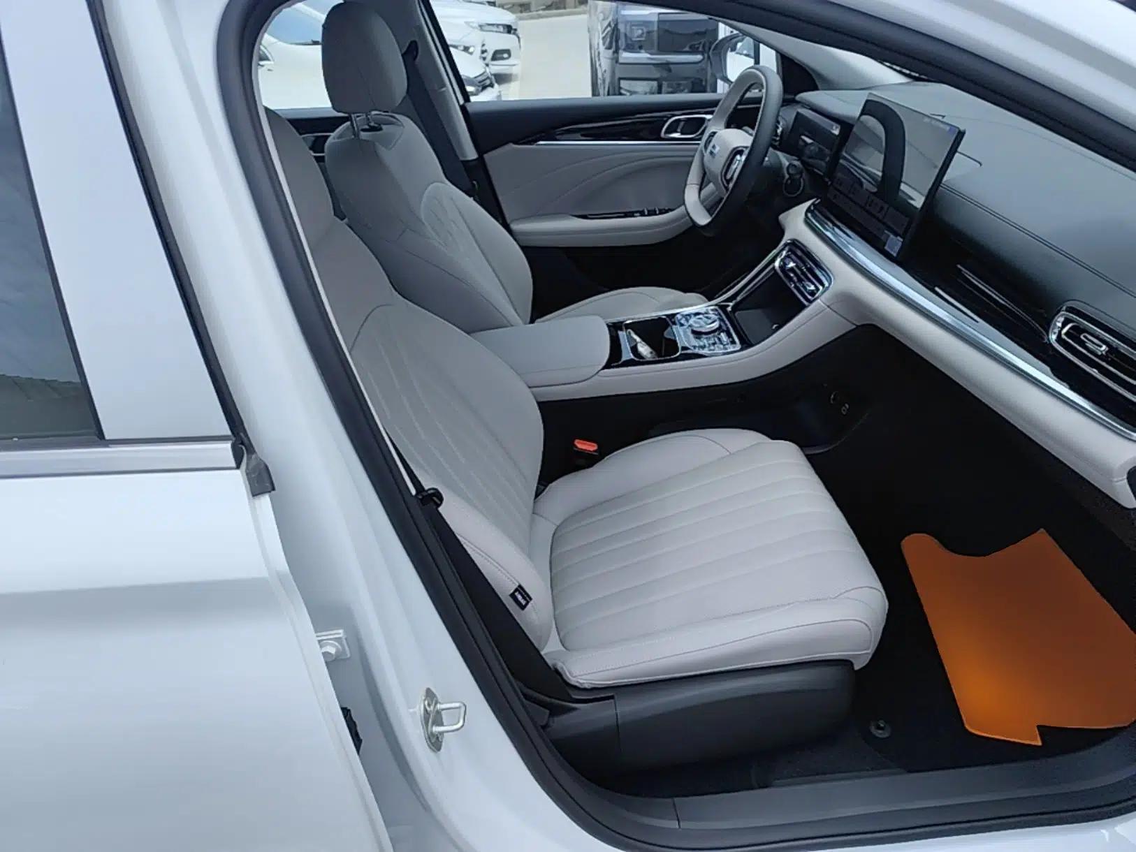 Geely Galaxy Stellar 6 2026 Model 60km Exploration Edition — миниатюра 23