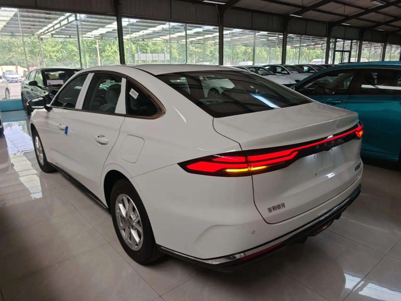 Geely Galaxy Stellar 6 2026 Model 125km Long-range Edition — миниатюра 4