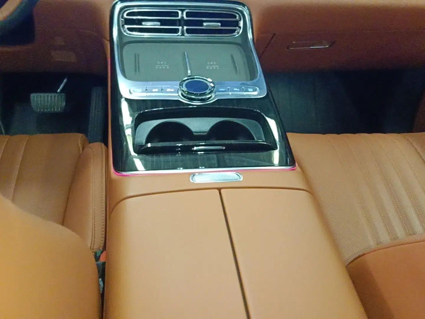Geely Galaxy M9 2025 Model 210km Four-Wheel-Drive Leading Edition — миниатюра 16