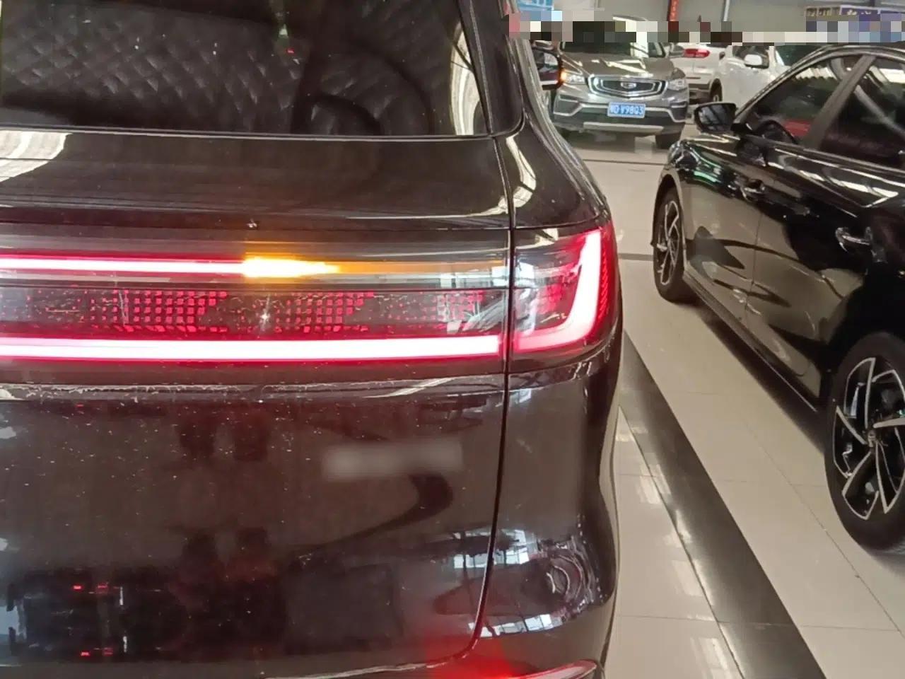 Geely Galaxy M9 2025 Model 210km Four-Wheel-Drive Leading Edition — миниатюра 8