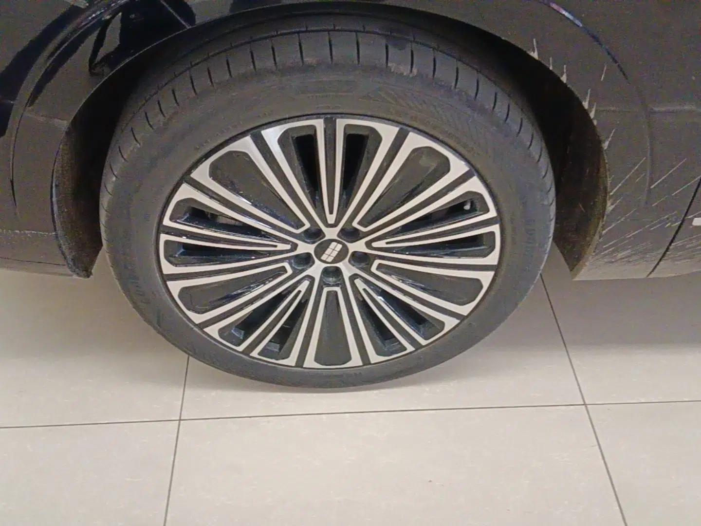 Geely Galaxy M9 2025 Model 210km Four-Wheel-Drive Leading Edition — миниатюра 9