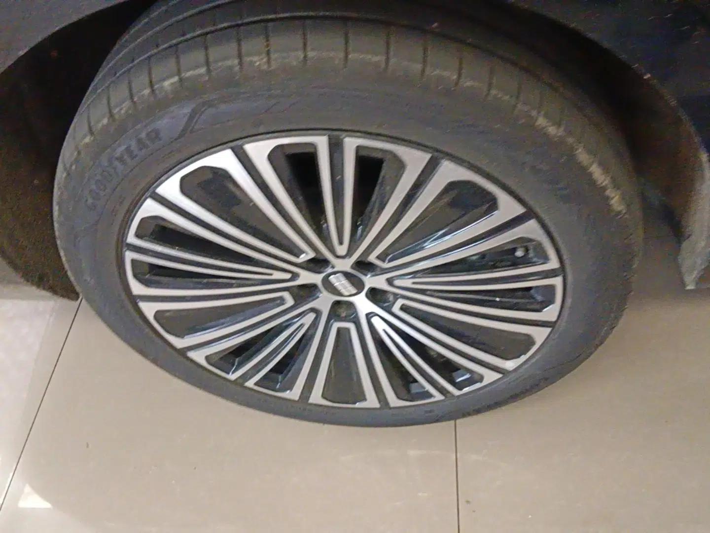 Geely Galaxy M9 2025 Model 210km Four-Wheel-Drive Leading Edition — миниатюра 10