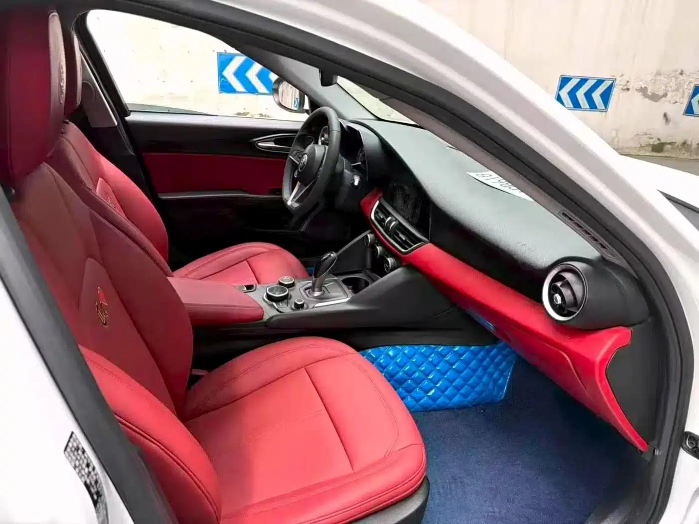 Giulia Juliet 2017 2.0T 280HP Luxury Sport Edition — миниатюра 5