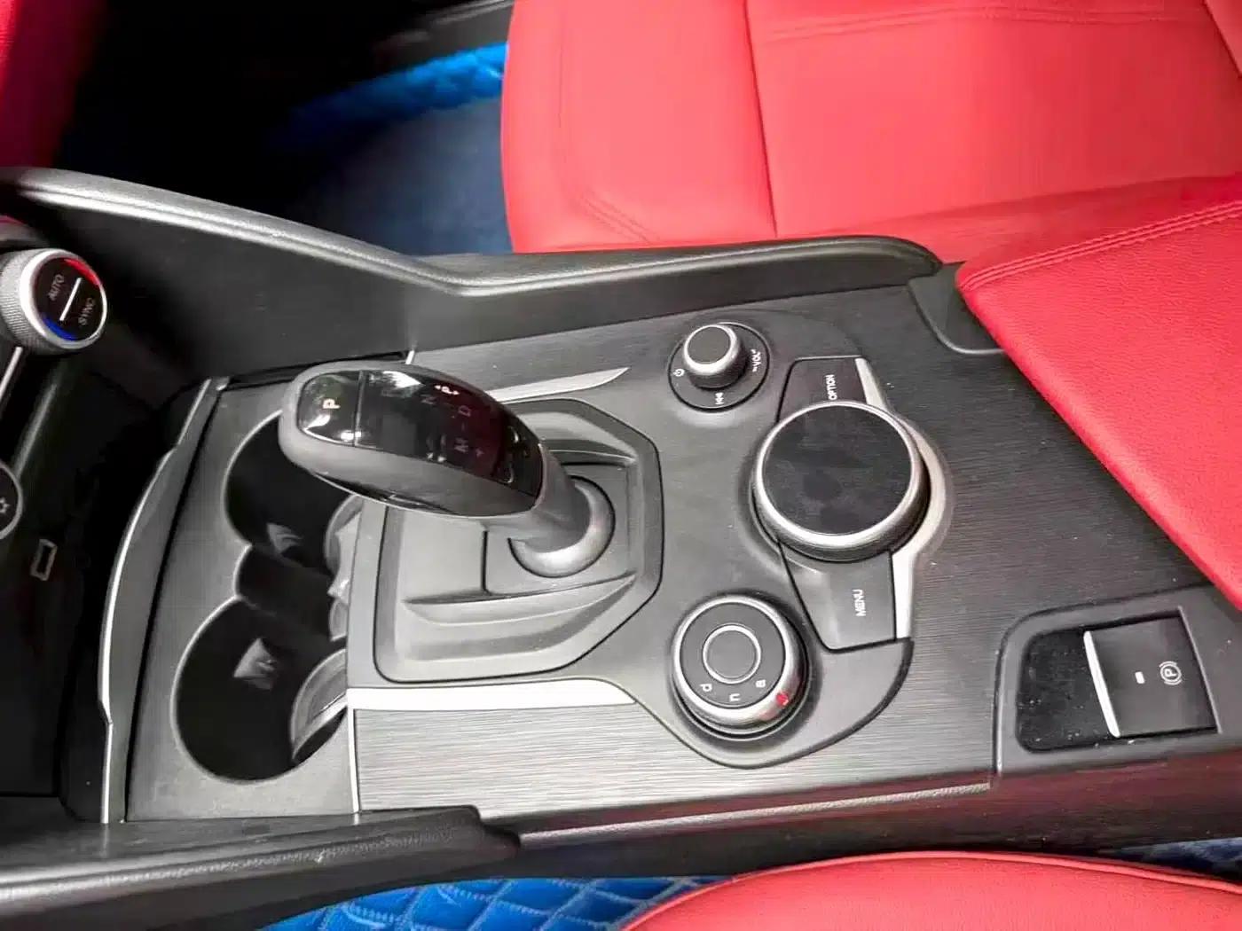 Giulia Juliet 2017 2.0T 280HP Luxury Sport Edition — миниатюра 7
