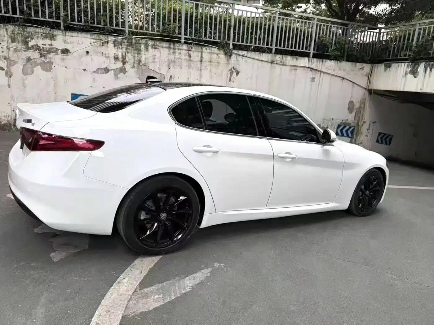 Giulia Juliet 2017 2.0T 280HP Luxury Sport Edition — миниатюра 9