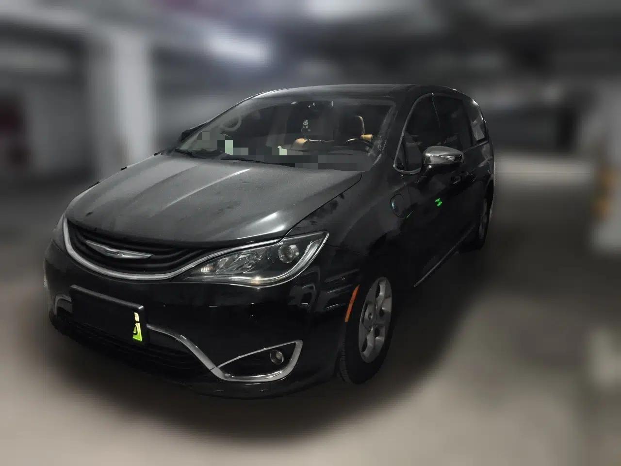 Chrysler Grand Voyager PHEV 2018 3.6L Plug-in Hybrid — миниатюра 1