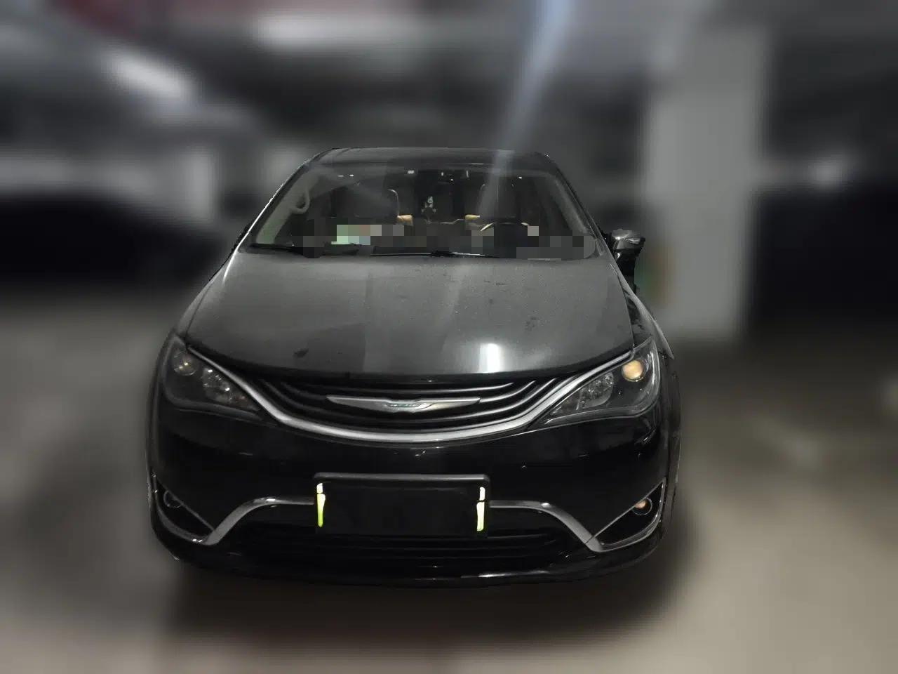 Chrysler Grand Voyager PHEV 2018 3.6L Plug-in Hybrid — миниатюра 2
