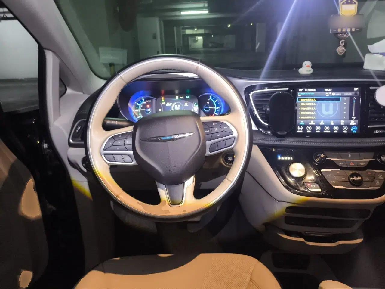 Chrysler Grand Voyager PHEV 2018 3.6L Plug-in Hybrid — миниатюра 11